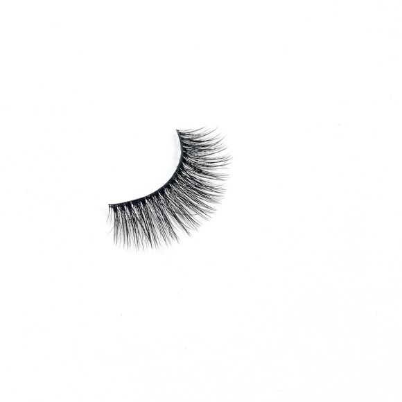 Violet Natural Full & Long Volume False Lashes - Picture 6 of 15